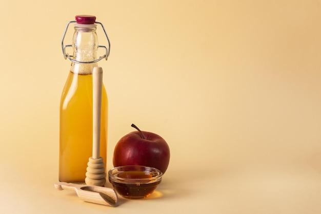 What happens if you mix apple cider vinegar and hydrogen peroxide? 