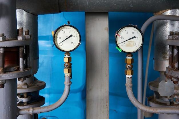 What is a supply pressure gauge? 