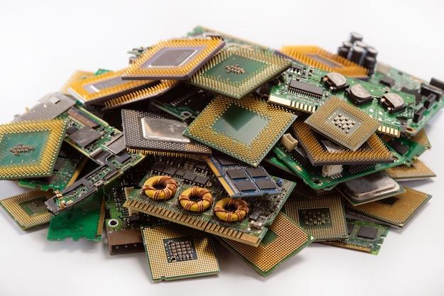 Which electronics have the most gold? 