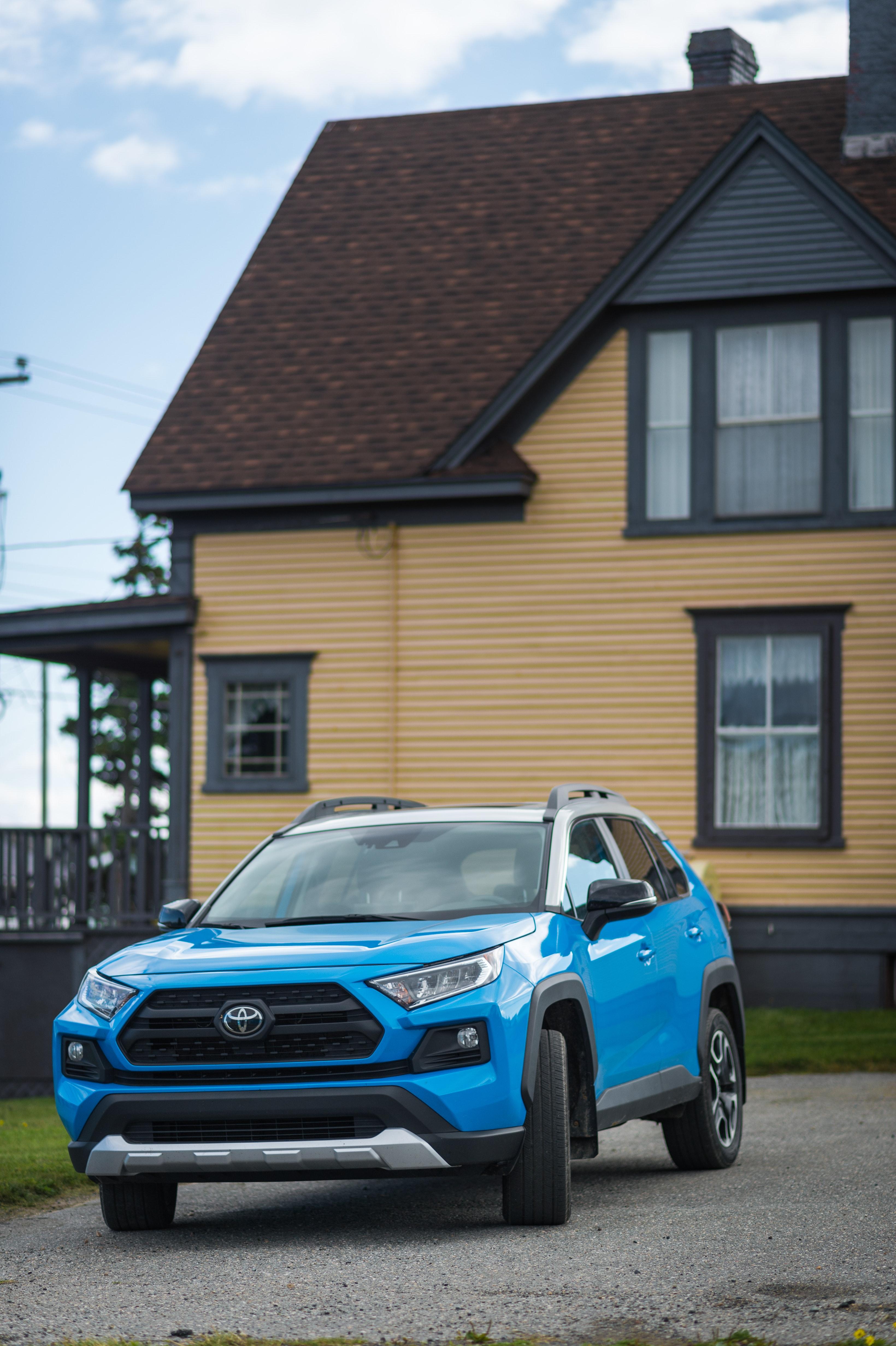 Which RAV4 has a Black Roof? - GCELT