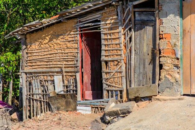 Why are Mexican houses made of cement 