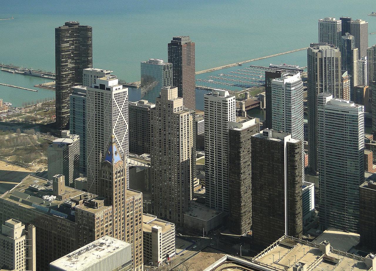 Why is Chicago such a big city? 