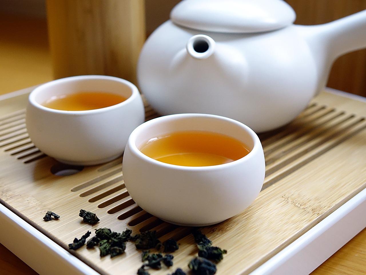 Why do Chinese drink tea? 