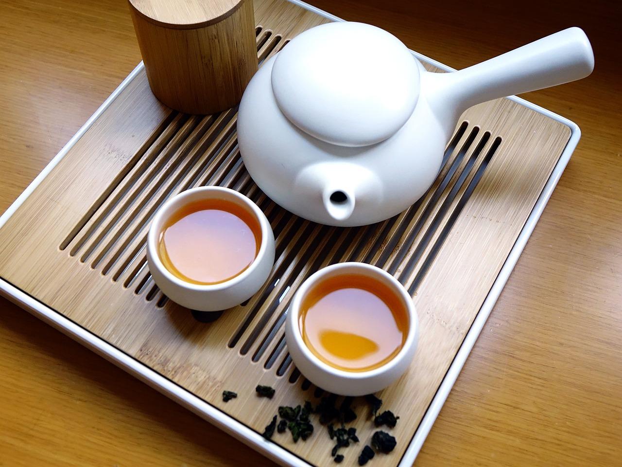Why do Chinese drink tea? 