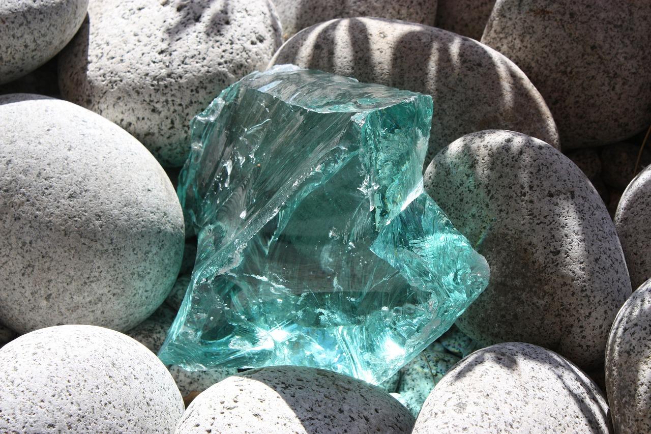 Can a crystal scratch glass 