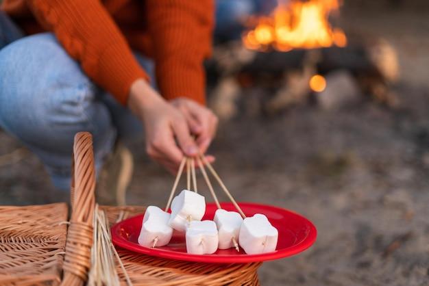 At what age can a child eat marshmallows 