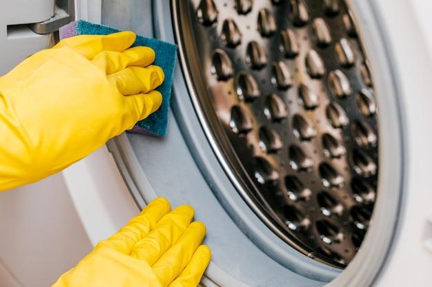 Does fabric softener cause mold in washing machine 