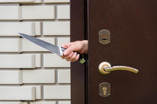 How do you unlock a car door with a knife 