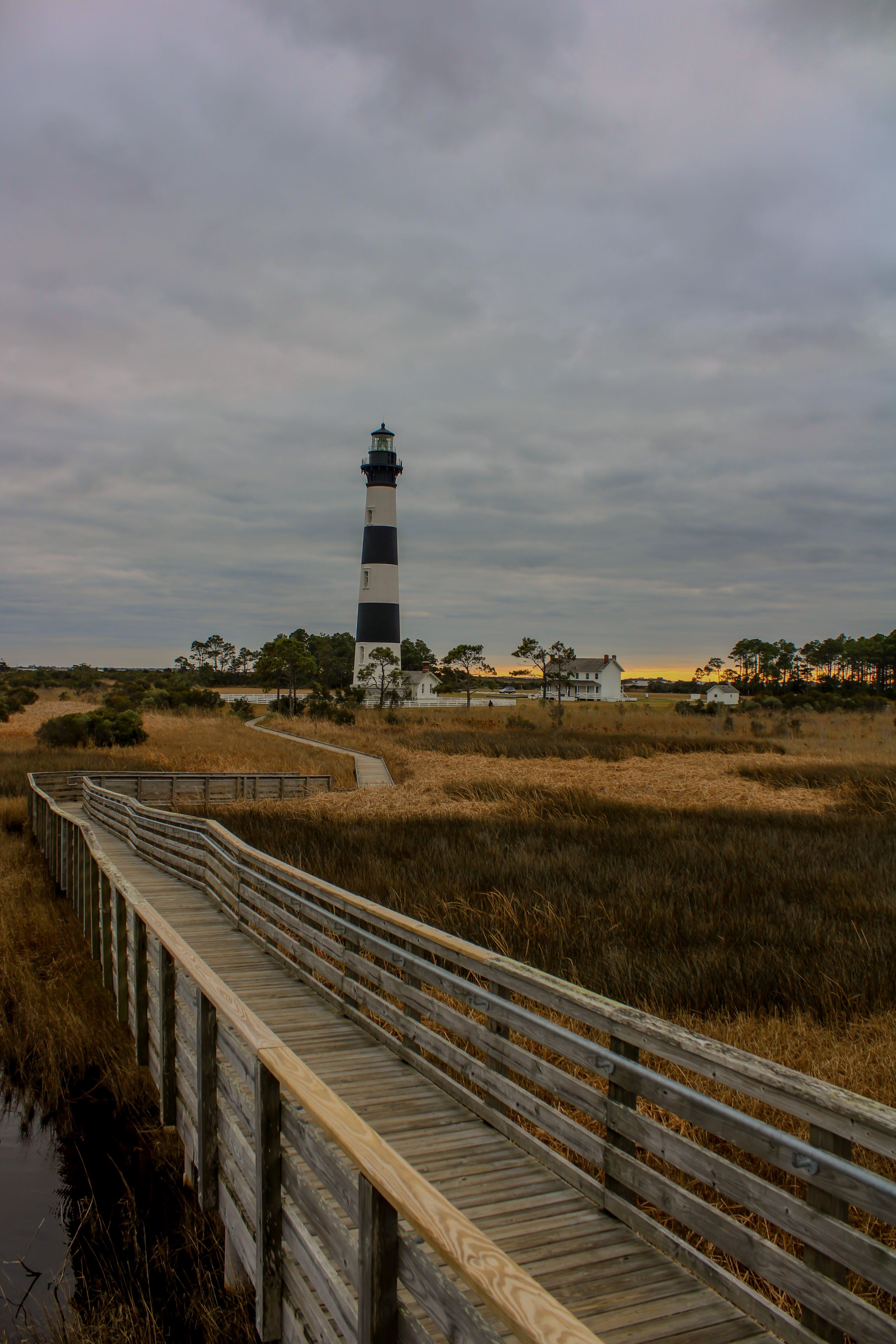 What year is Outer Banks set 